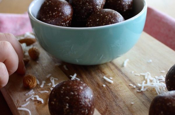 Not-too-sweet Chocolate Almond bliss balls