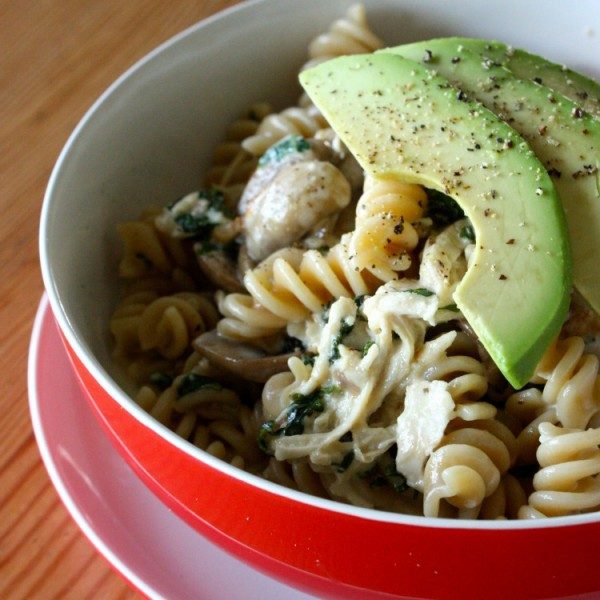 Creamy chicken, avocado and kale pasta